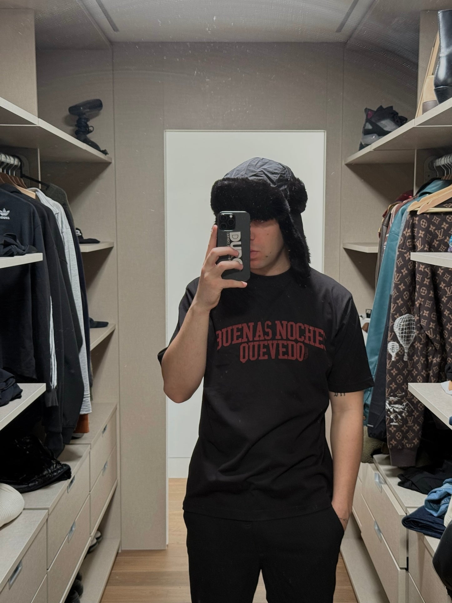 CAMISETA "QUEVEDO BUENAS NOCHES" NEGRA