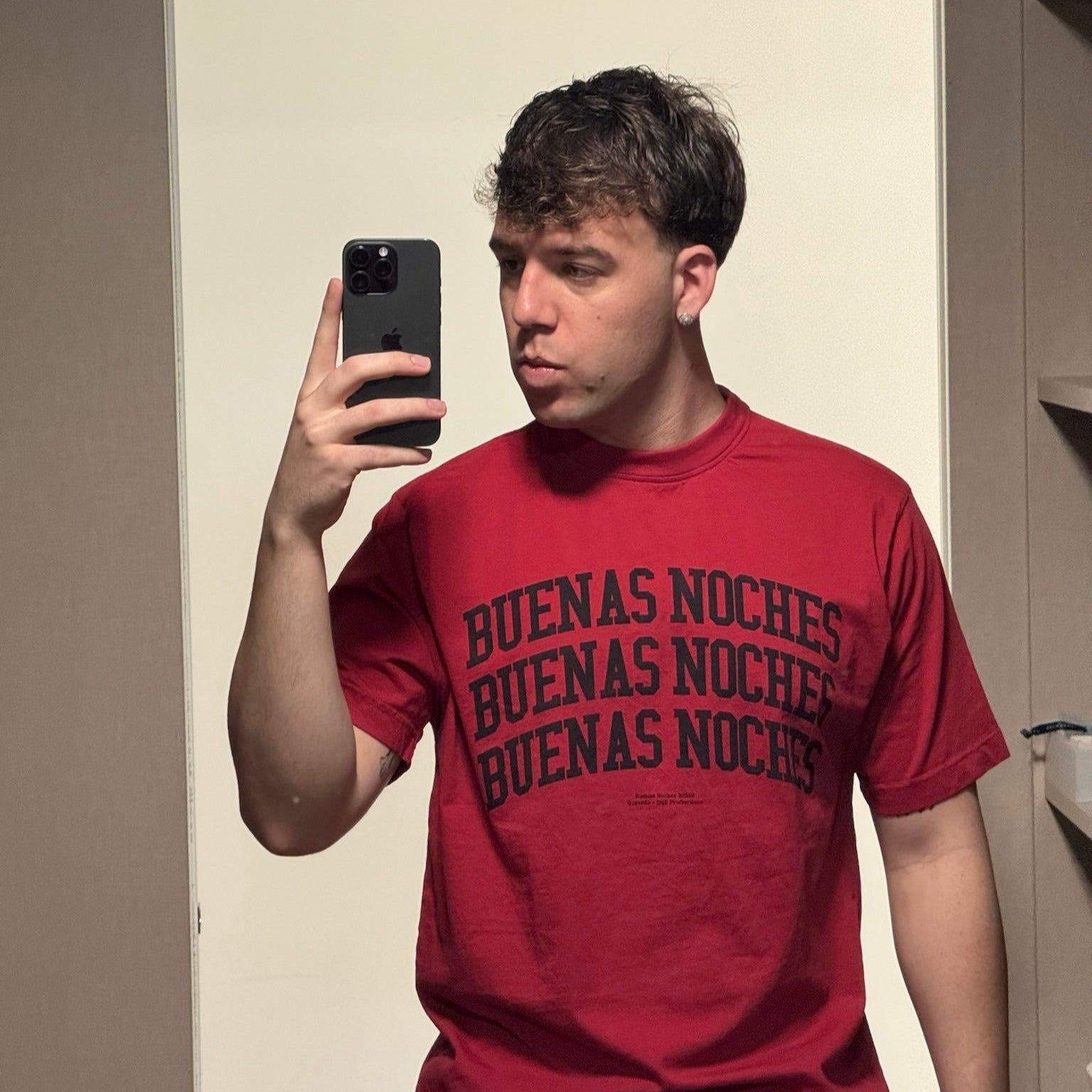 CAMISETA "BUENAS NOCHES" ROJA